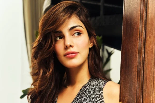 Rhea Chakraborty Age, Height, Boyfriend, Family Biography & Much More