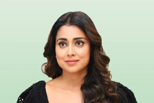 Shriya Saran Age, Height, Boyfriend, Family Biography & Much More