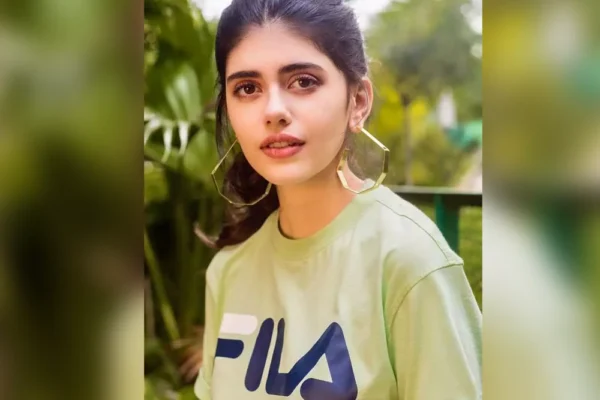 Sanjana Sanghi Age, Height, Boyfriend, Family Biography & Much More