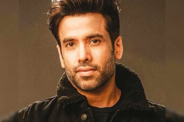 Tusshar Kapoor Age, Height, Girlfriend, Family Biography & Much More