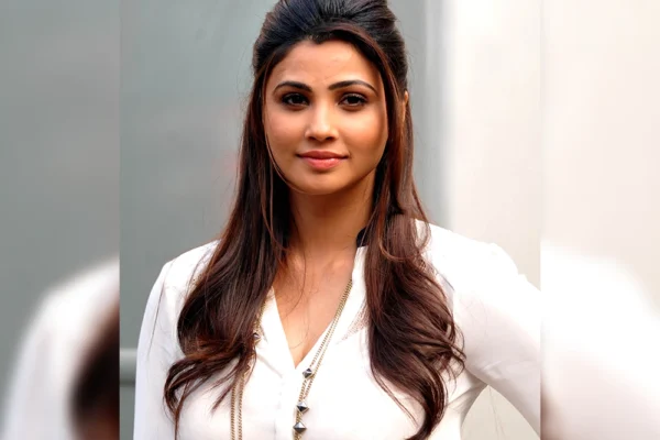 Daisy Shah Age, Height, Boyfriend, Family Biography & Much More