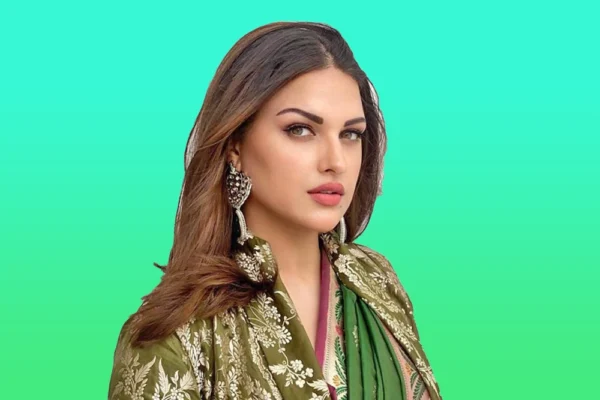 Himanshi Khurana Age, Height, Boyfriend, Family Biography & Much More