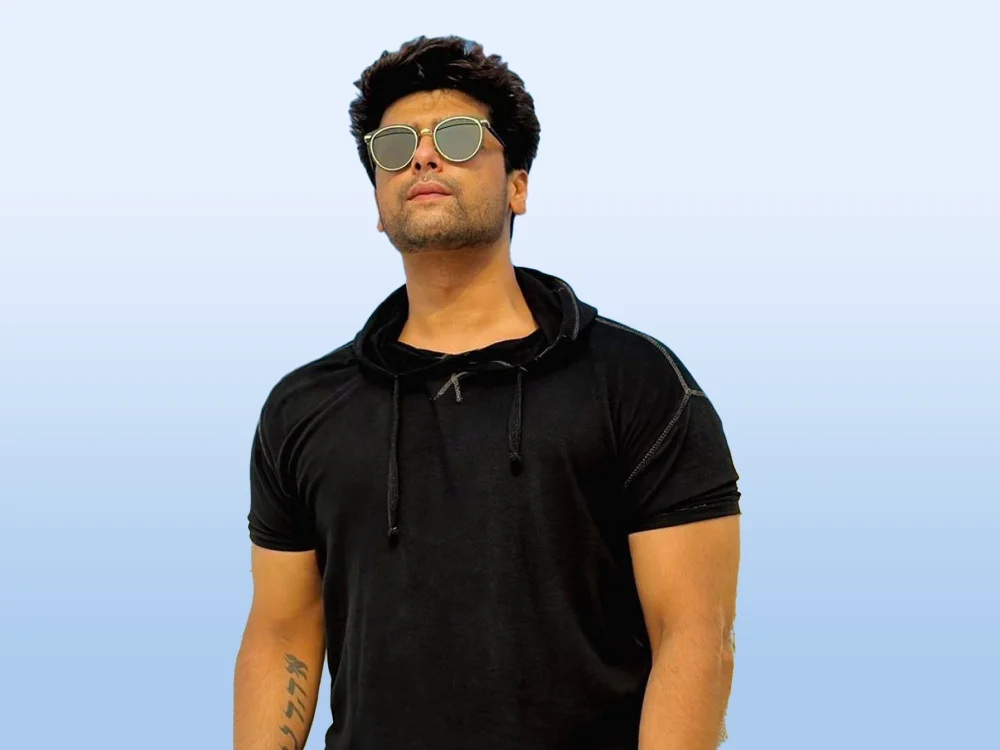 Kushal Tandon Age, Height, Girlfriend, Family Biography & Much More