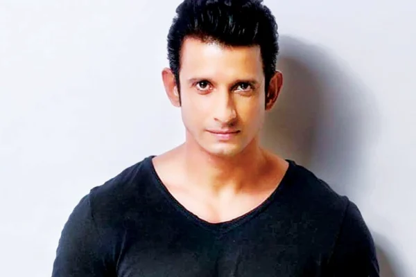 Sharman Joshi Age, Height, Girlfriend, Family Biography & Much More