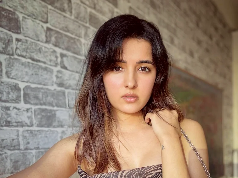 Shirley Setia Age, Height, Boyfriend, Family Biography & Much More