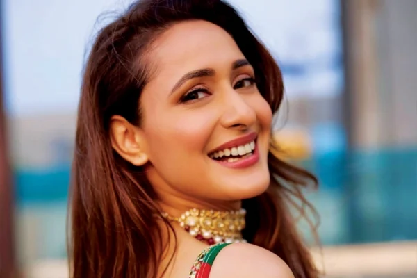 Pragya Jaiswal Age, Height, Boyfriend, Family Biography & Much More