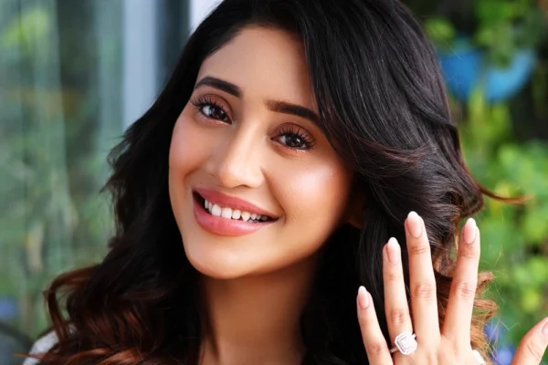 Shivangi Joshi Age, Height, Boyfriend, Family Biography & Much More