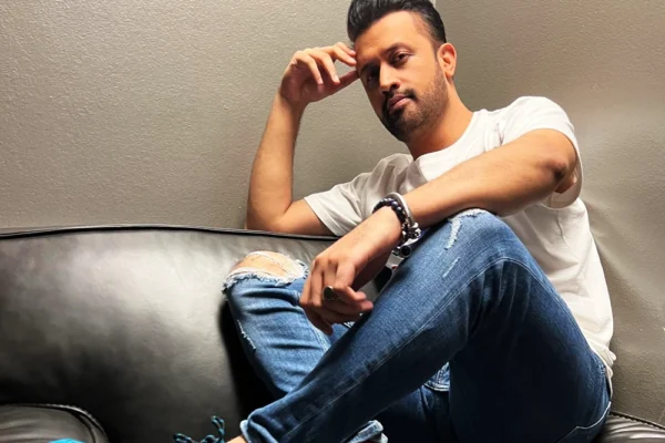 Atif Aslam Age, Height, Girlfriend, Family Biography & Much More