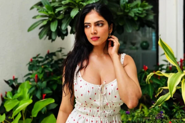 Malavika Mohanan Age, Height, Boyfriend, Family Biography & Much More