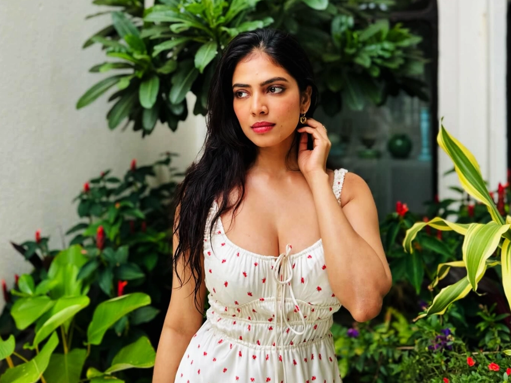 Malavika Mohanan Age, Height, Boyfriend, Family Biography & Much More