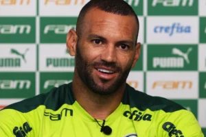 Weverton (Goalkeeper) Age, Height, Girlfriend, Family Biography & Much More